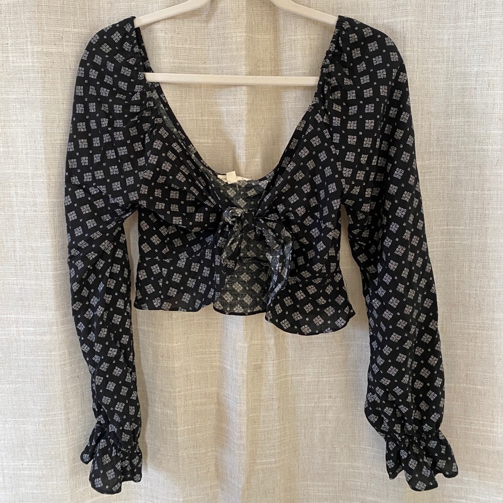 Chic patterned long sleeve crop top wrap shirt